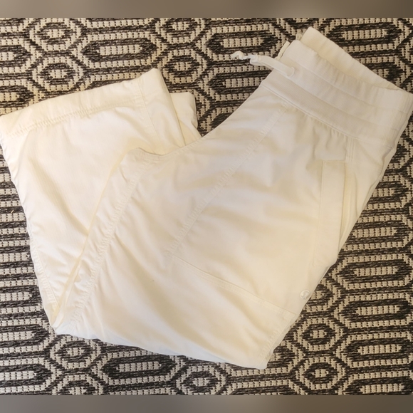 Lululemon Studio Crop Sz4 - Picture 3 of 8